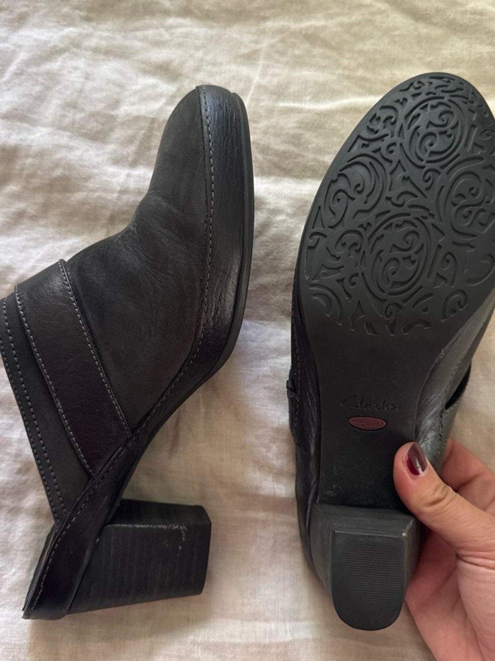 Clark's Clogs - Picture 3 of 4